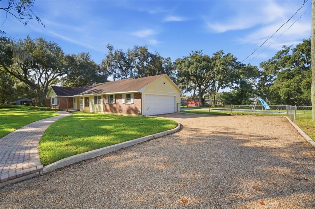 For Sale: $485,000 (3 beds, 2 baths, 2467 Square Feet)