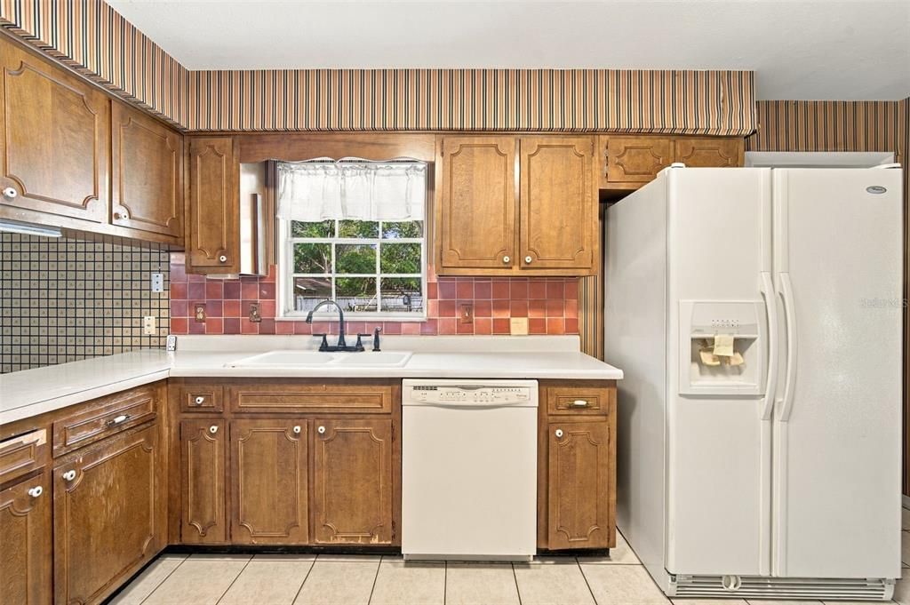 For Sale: $485,000 (3 beds, 2 baths, 2467 Square Feet)