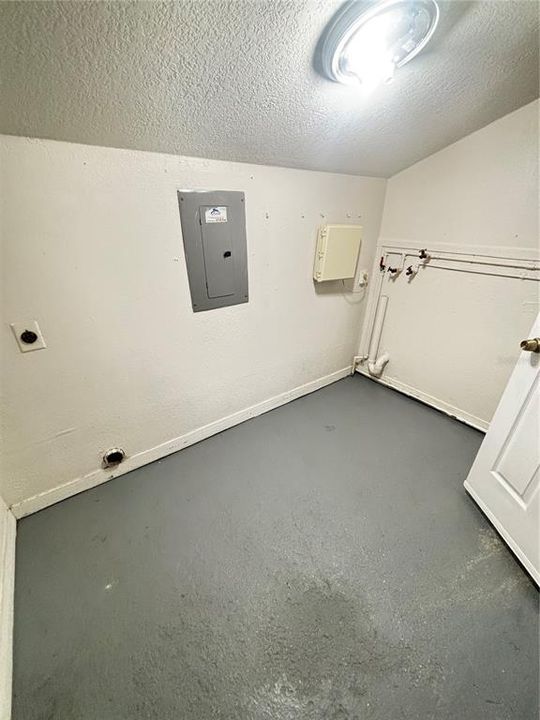 В аренду: $1,495 (3 спален, 1 ванн, 11520 Квадратных фут)