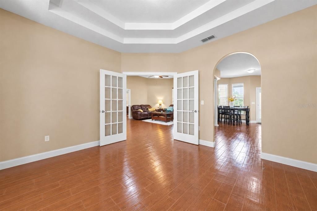 For Sale: $729,000 (3 beds, 2 baths, 1951 Square Feet)
