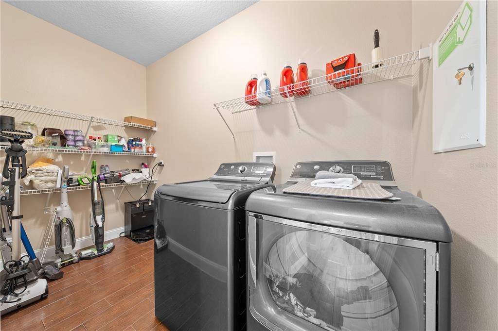 For Sale: $729,000 (3 beds, 2 baths, 1951 Square Feet)
