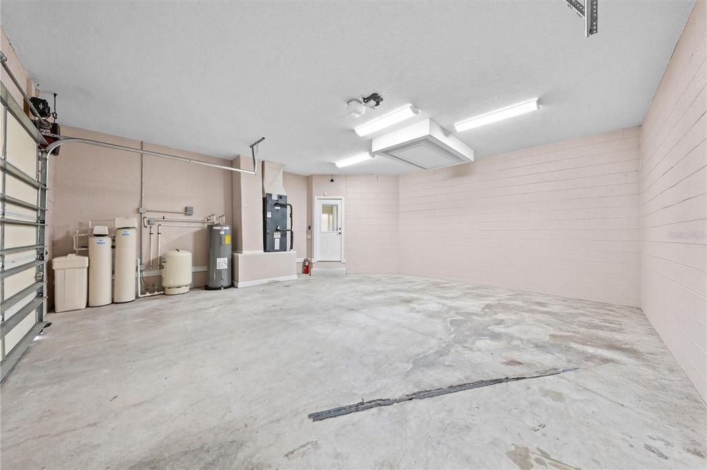 For Sale: $729,000 (3 beds, 2 baths, 1951 Square Feet)
