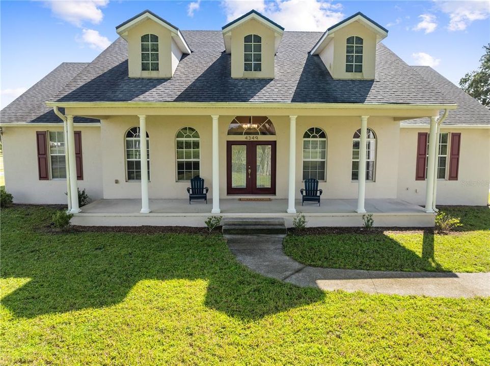 For Sale: $729,000 (3 beds, 2 baths, 1951 Square Feet)