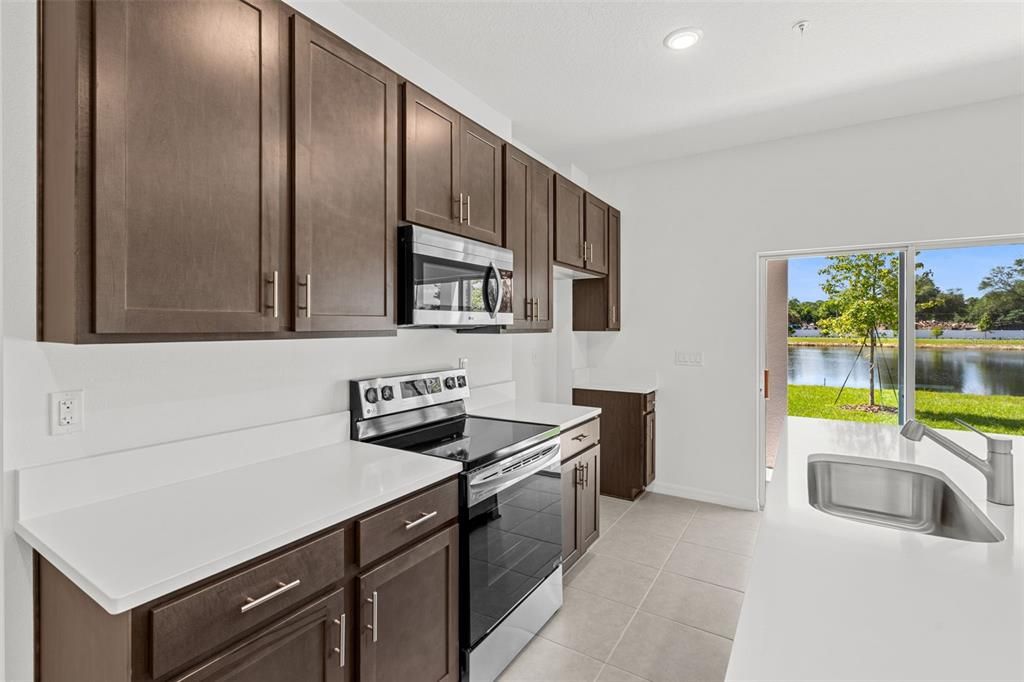 На продажу: $389,990 (3 спален, 2 ванн, 1663 Квадратных фут)
