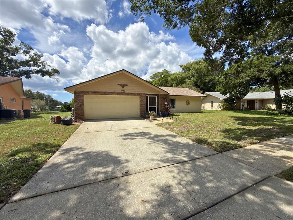 : $400,000 (2 beds, 2 baths, 1376 Square Feet)