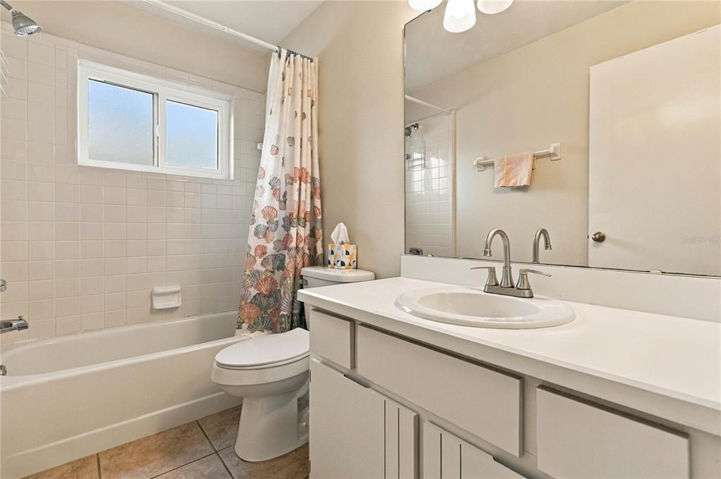 En Venta: $409,000 (3 camas, 2 baños, 1450 Pies cuadrados)