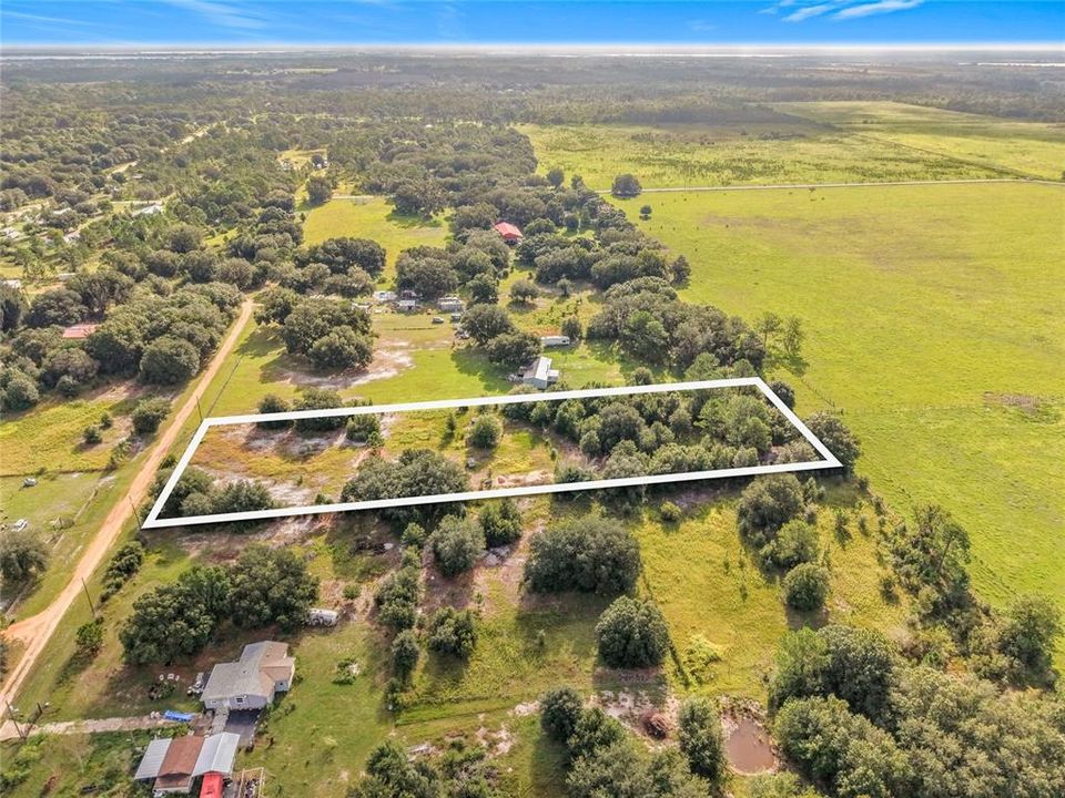 待售: $74,900 (2.85 acres)