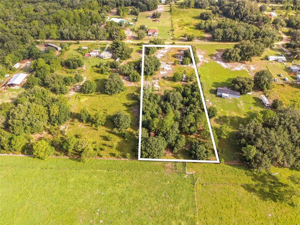 待售: $74,900 (2.85 acres)