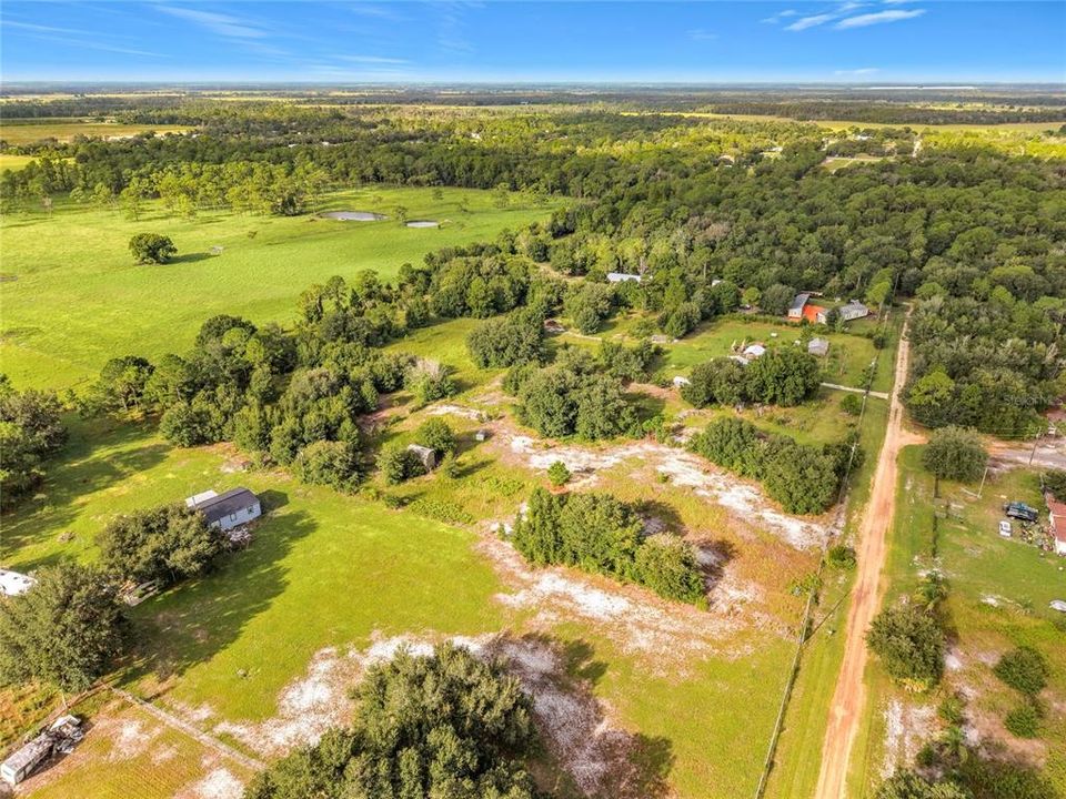 待售: $74,900 (2.85 acres)