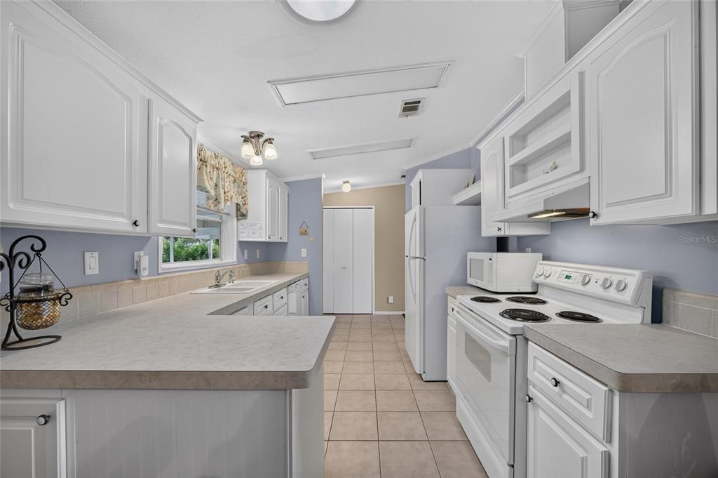 На продажу: $179,000 (3 спален, 2 ванн, 1404 Квадратных фут)