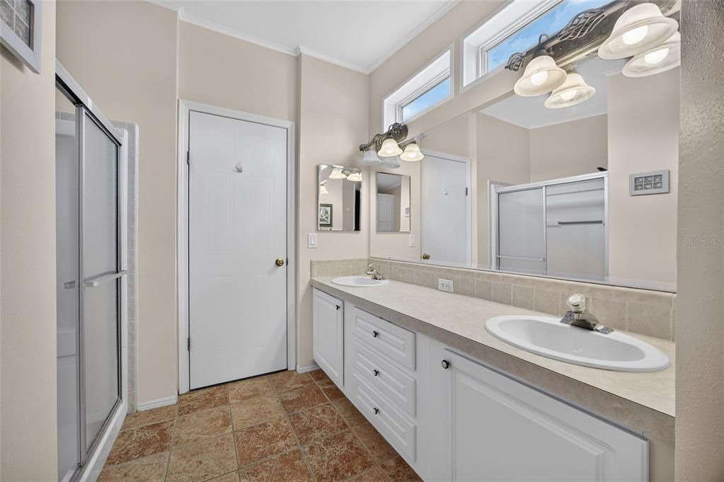 На продажу: $179,000 (3 спален, 2 ванн, 1404 Квадратных фут)