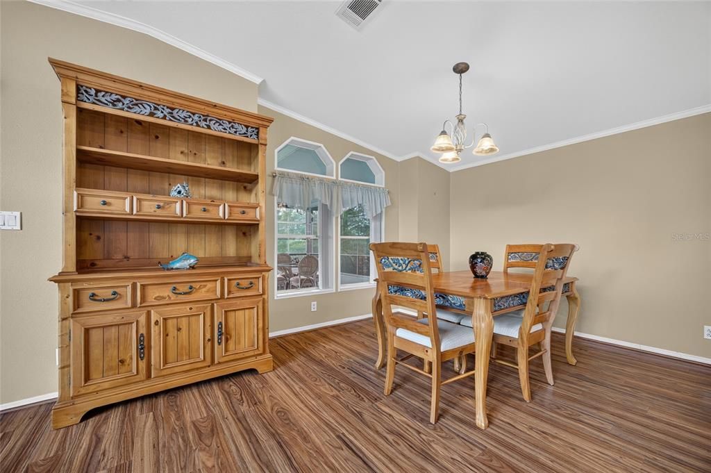 На продажу: $179,000 (3 спален, 2 ванн, 1404 Квадратных фут)