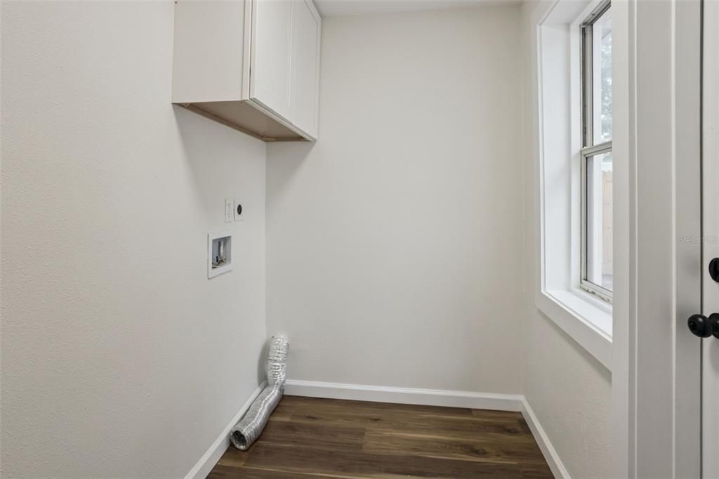 На продажу: $469,990 (3 спален, 2 ванн, 1610 Квадратных фут)