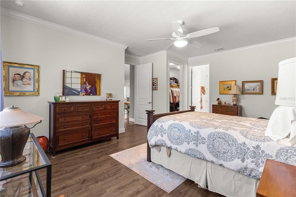En Venta: $549,900 (3 camas, 3 baños, 2814 Pies cuadrados)