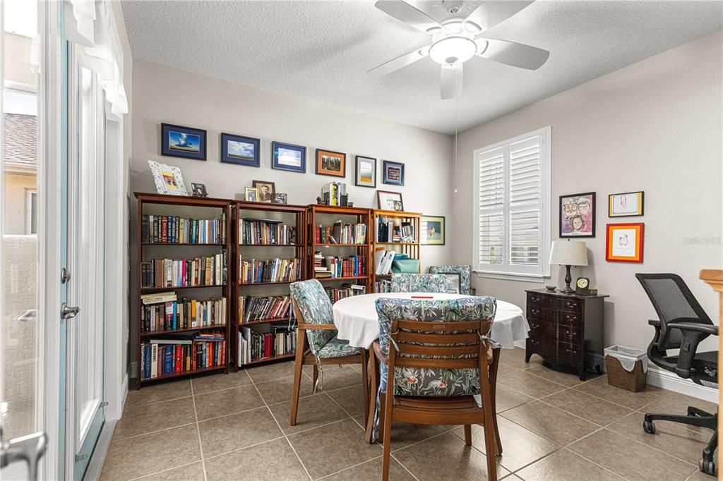 En Venta: $549,900 (3 camas, 3 baños, 2814 Pies cuadrados)