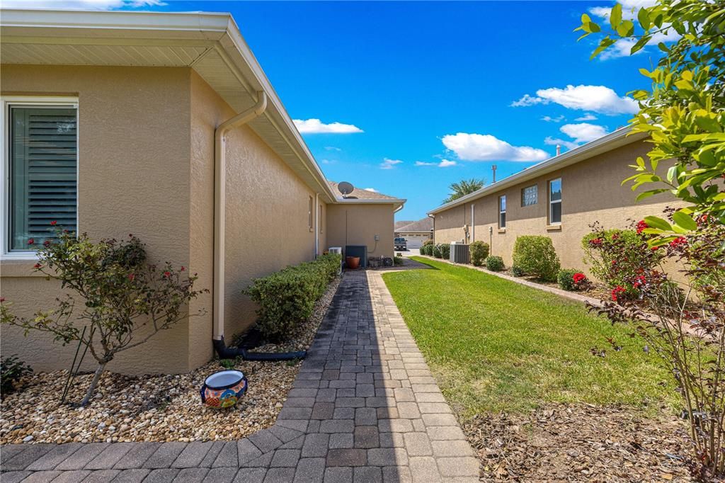 En Venta: $549,900 (3 camas, 3 baños, 2814 Pies cuadrados)