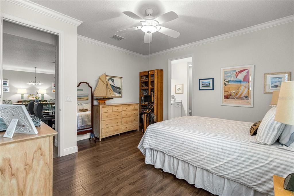 En Venta: $549,900 (3 camas, 3 baños, 2814 Pies cuadrados)