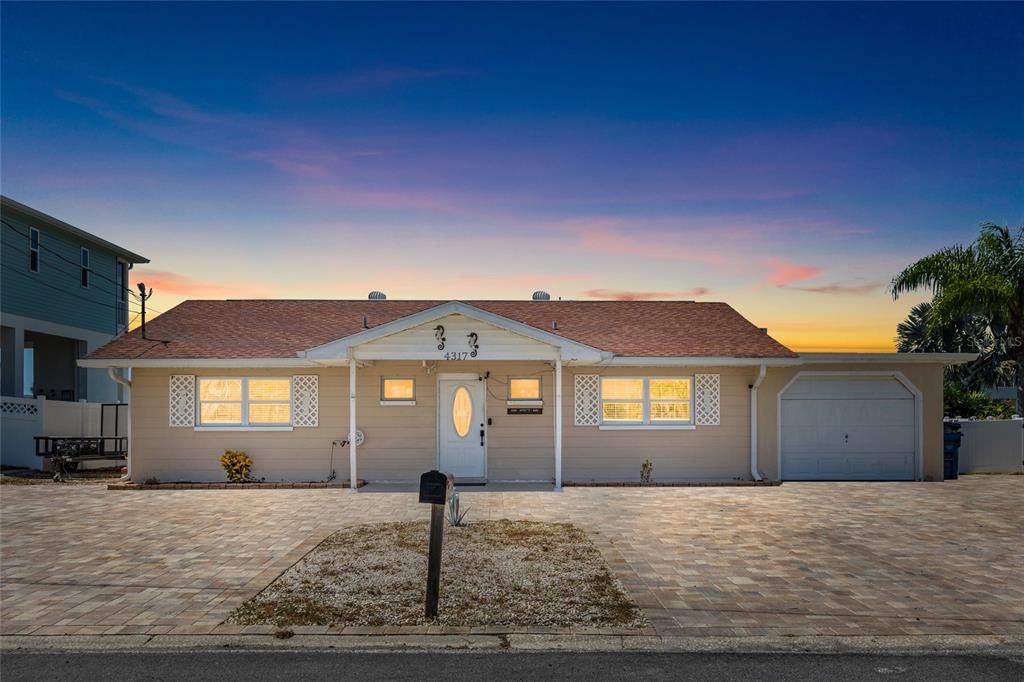 For Sale: $485,000 (3 beds, 3 baths, 1680 Square Feet)