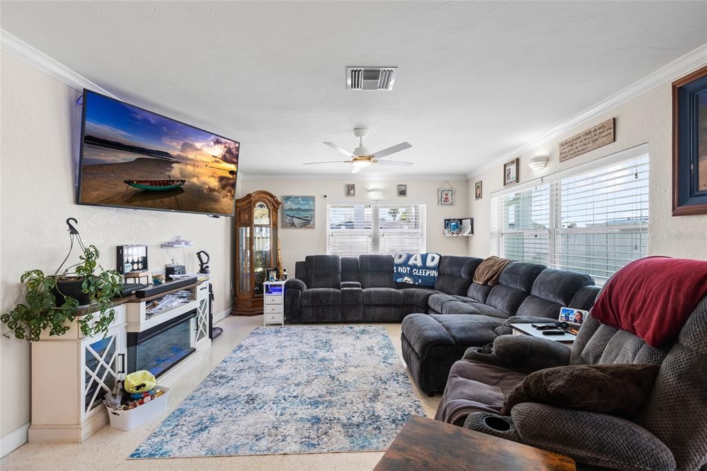 For Sale: $485,000 (3 beds, 3 baths, 1680 Square Feet)