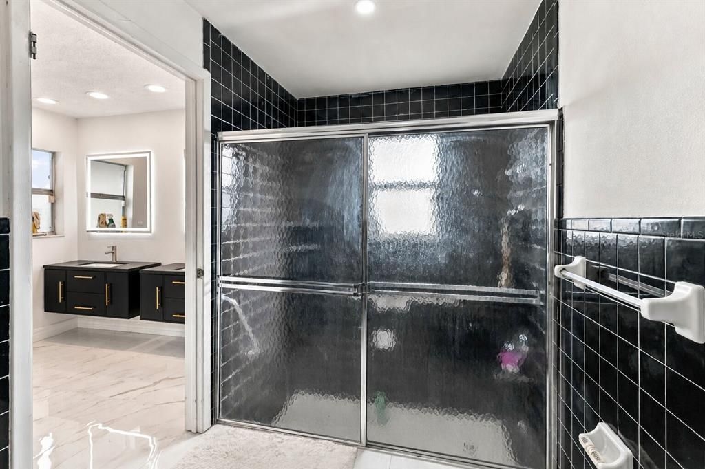 For Sale: $437,500 (3 beds, 3 baths, 1980 Square Feet)