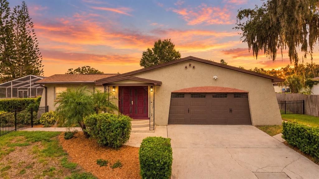 For Sale: $437,500 (3 beds, 3 baths, 1980 Square Feet)