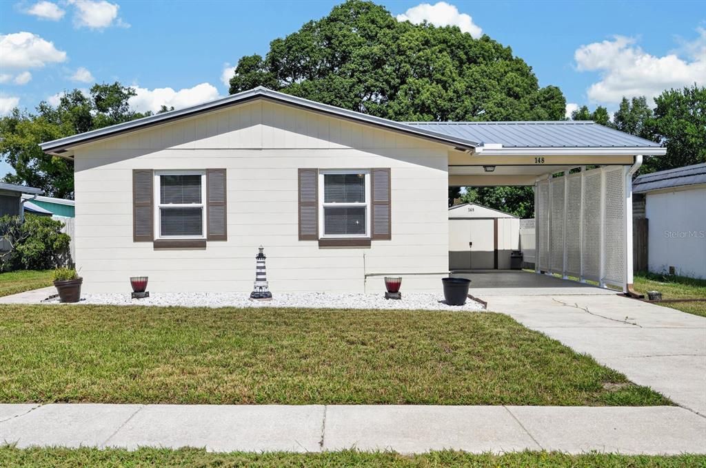 For Sale: $284,000 (2 beds, 1 baths, 880 Square Feet)