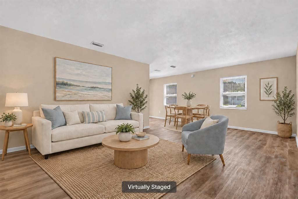For Sale: $284,000 (2 beds, 1 baths, 880 Square Feet)