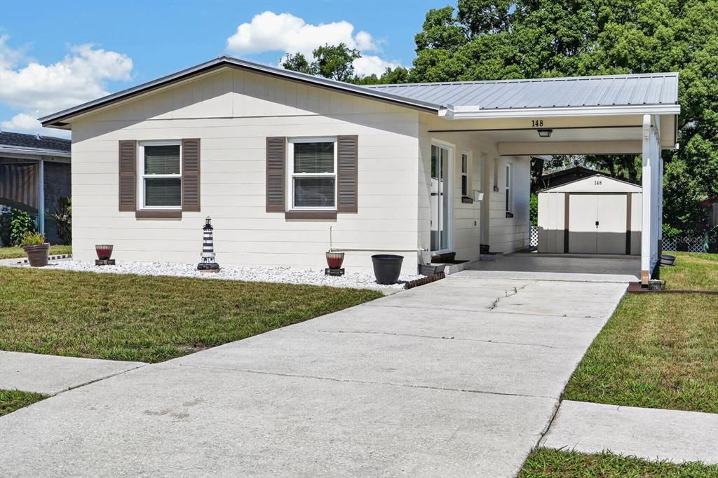 For Sale: $284,000 (2 beds, 1 baths, 880 Square Feet)