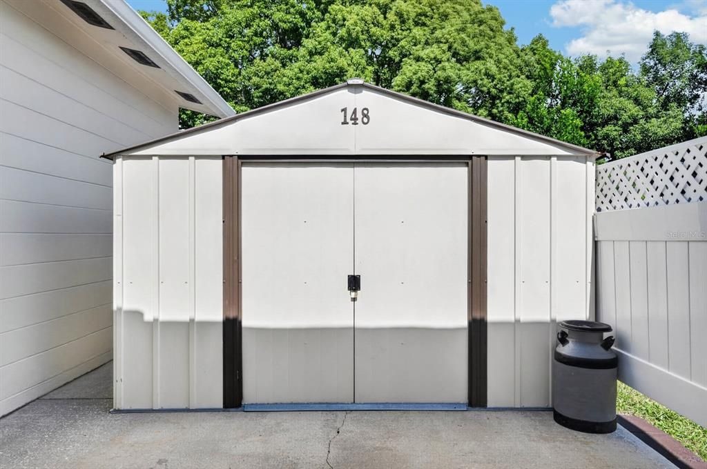 For Sale: $284,000 (2 beds, 1 baths, 880 Square Feet)