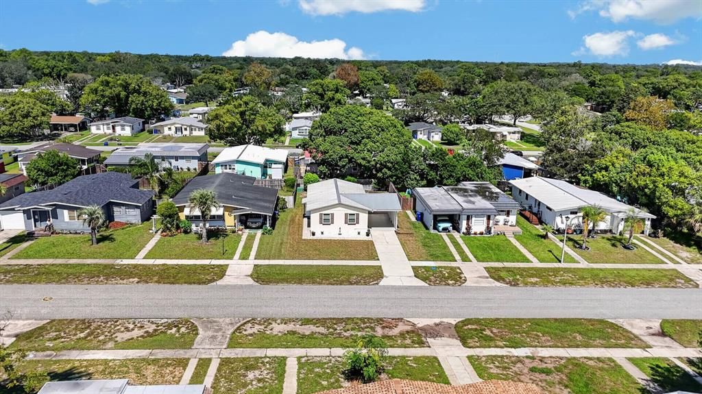 For Sale: $284,000 (2 beds, 1 baths, 880 Square Feet)