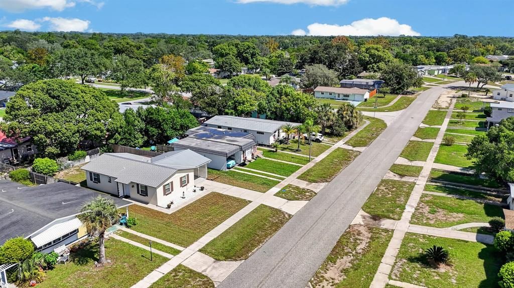 For Sale: $284,000 (2 beds, 1 baths, 880 Square Feet)
