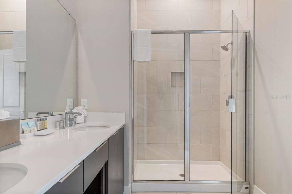 En Venta: $404,900 (5 camas, 4 baños, 2703 Pies cuadrados)