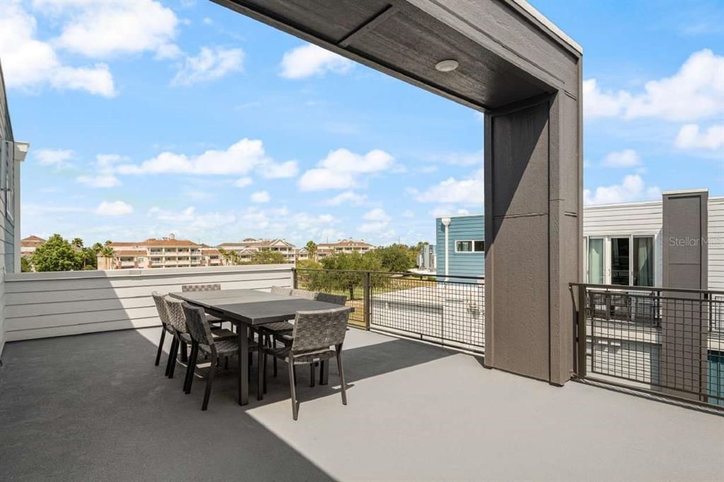 En Venta: $404,900 (5 camas, 4 baños, 2703 Pies cuadrados)