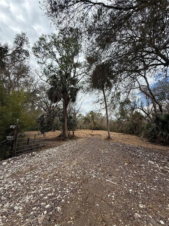 待售: $249,999 (3.03 acres)