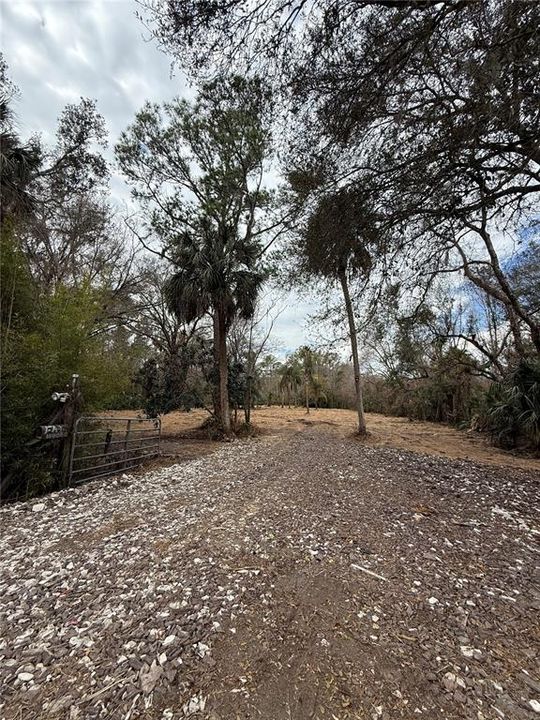 待售: $249,999 (3.03 acres)