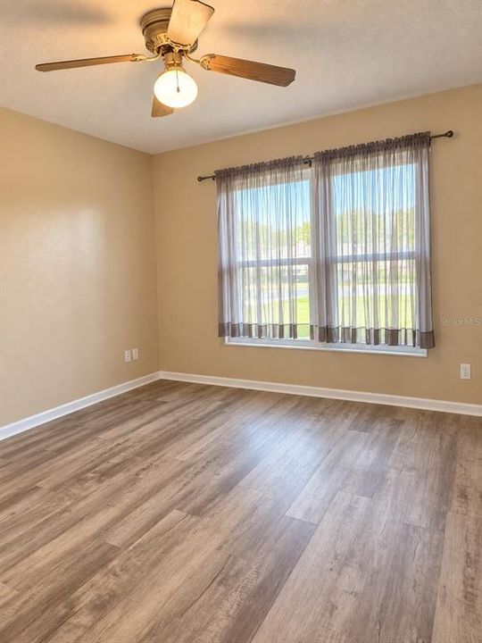 For Sale: $359,000 (3 beds, 2 baths, 1709 Square Feet)