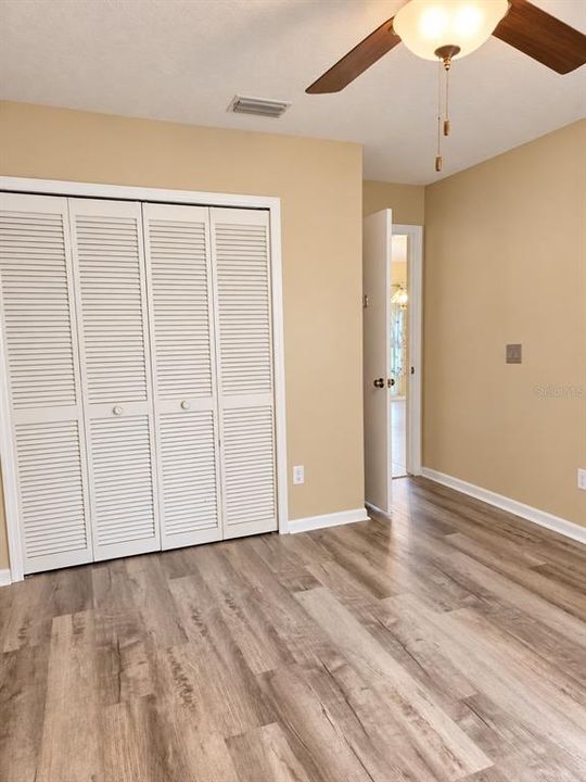 For Sale: $359,000 (3 beds, 2 baths, 1709 Square Feet)