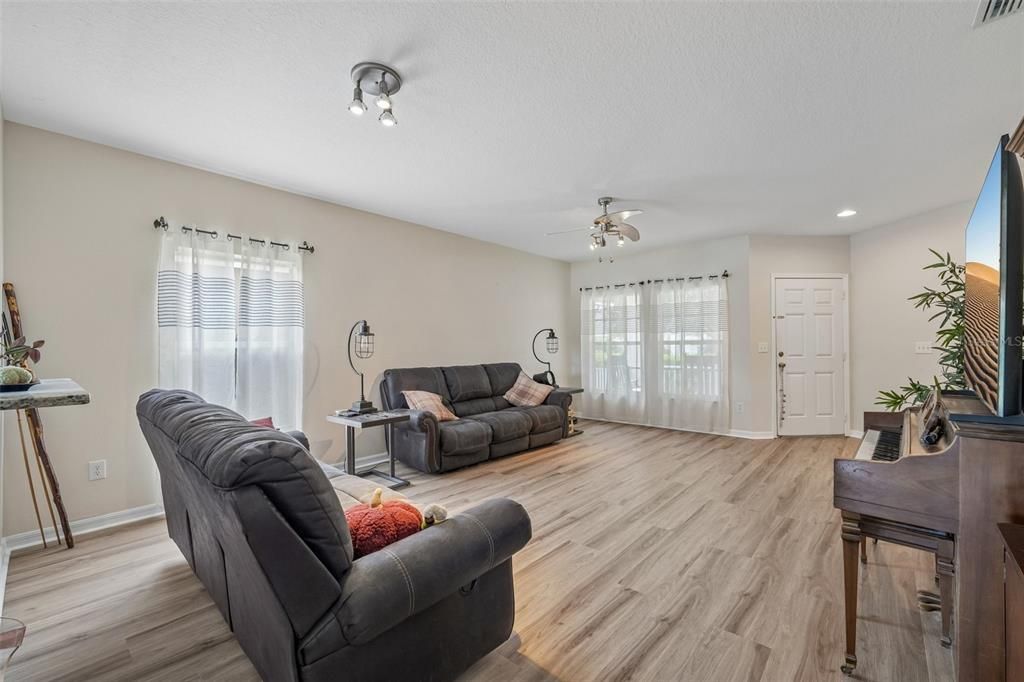 For Sale: $495,000 (4 beds, 2 baths, 2176 Square Feet)