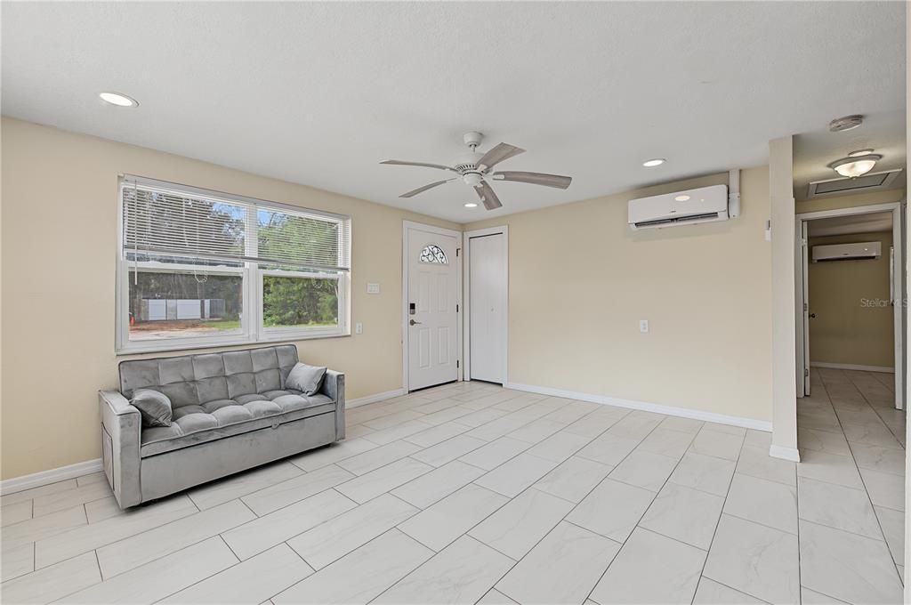 For Sale: $425,000 (5 beds, 0 baths, 1928 Square Feet)