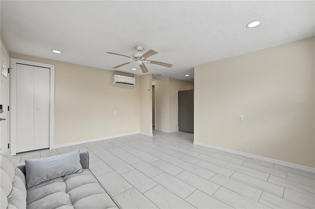 For Sale: $425,000 (5 beds, 0 baths, 1928 Square Feet)
