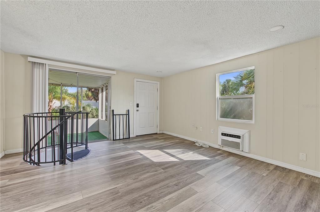 For Sale: $425,000 (5 beds, 0 baths, 1928 Square Feet)