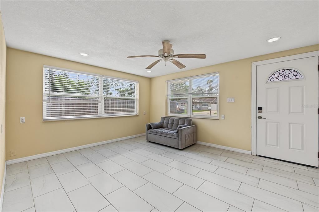 For Sale: $425,000 (5 beds, 0 baths, 1928 Square Feet)