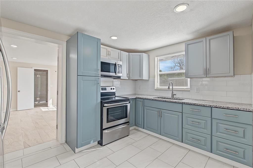 For Sale: $425,000 (5 beds, 0 baths, 1928 Square Feet)