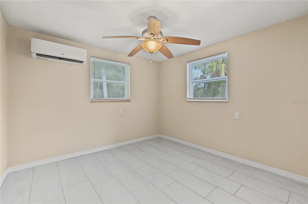 For Sale: $425,000 (5 beds, 0 baths, 1928 Square Feet)