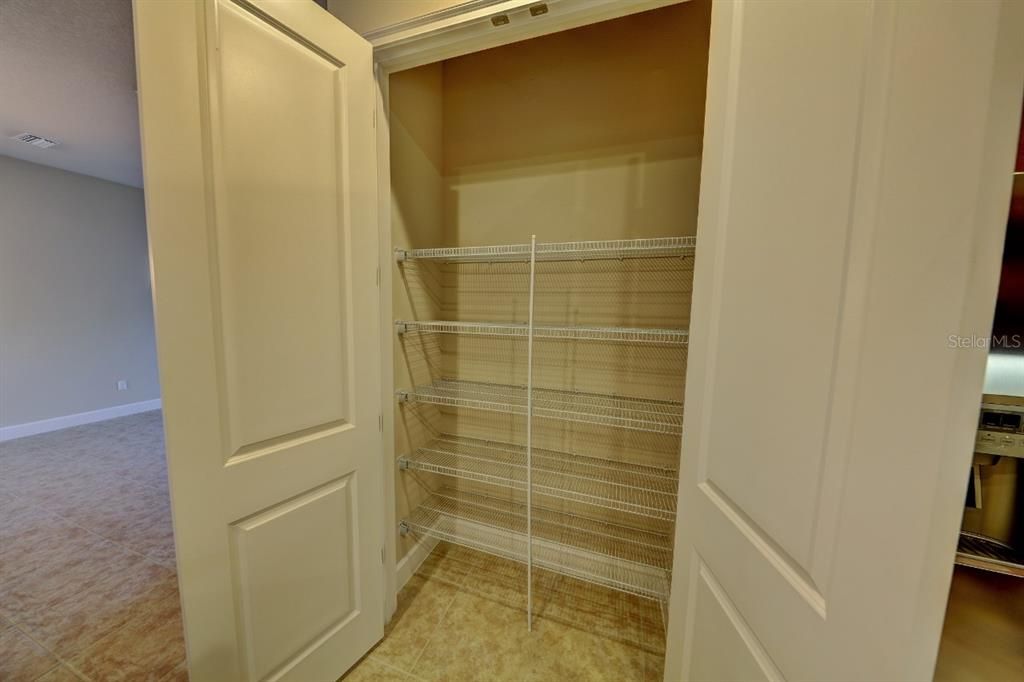 En Renta: $2,600 (3 camas, 3 baños, 2056 Pies cuadrados)