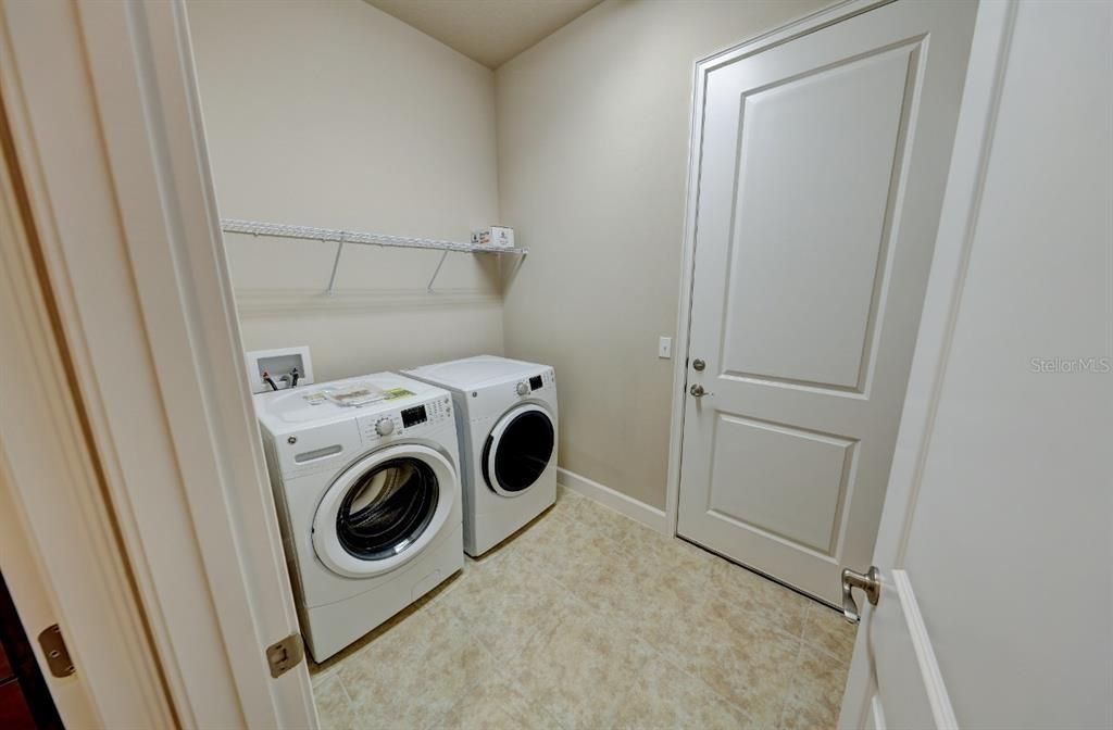 En Renta: $2,600 (3 camas, 3 baños, 2056 Pies cuadrados)