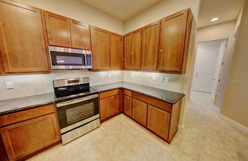 En Renta: $2,600 (3 camas, 3 baños, 2056 Pies cuadrados)