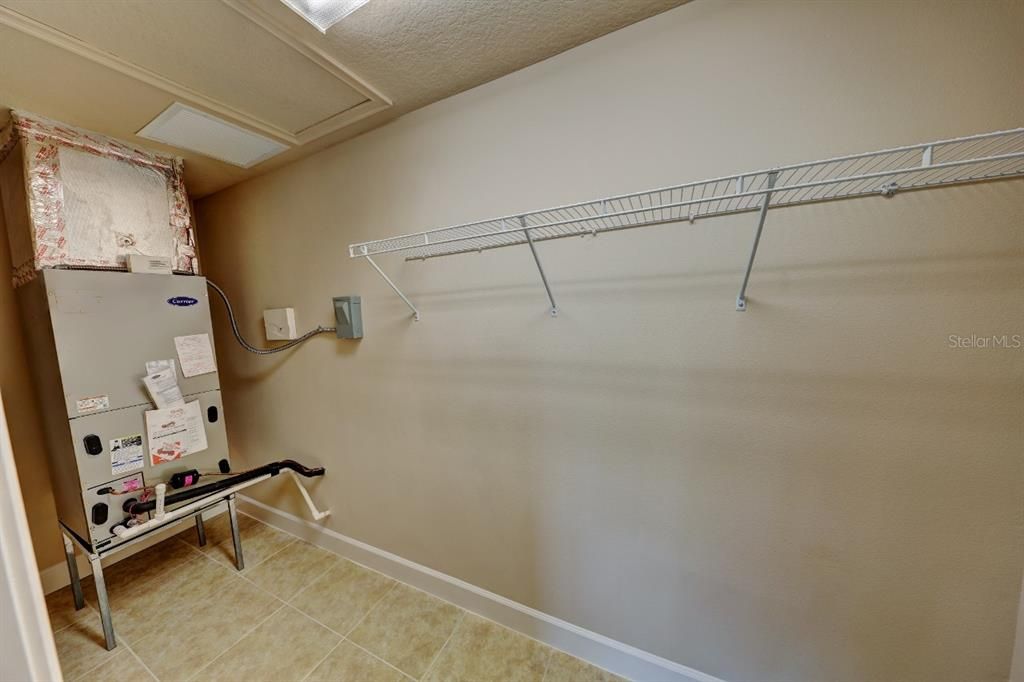 En Renta: $2,600 (3 camas, 3 baños, 2056 Pies cuadrados)