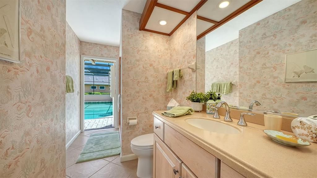 Active With Contract: $674,900 (3 beds, 3 baths, 2403 Square Feet)