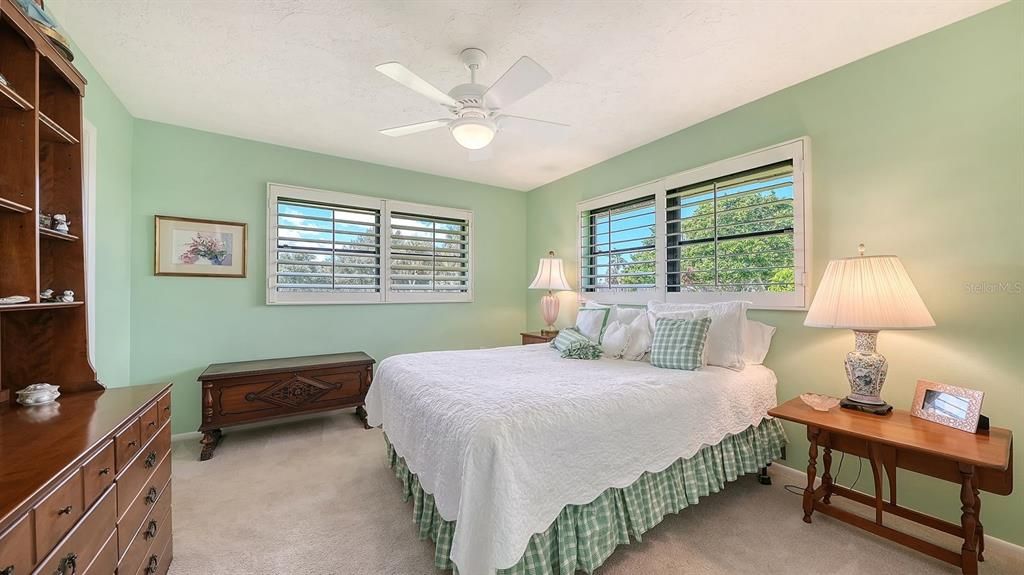 Active With Contract: $674,900 (3 beds, 3 baths, 2403 Square Feet)